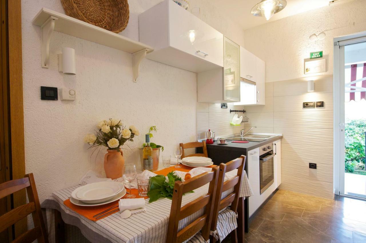 Melanija 2 Apartment Rovinj Bagian luar foto